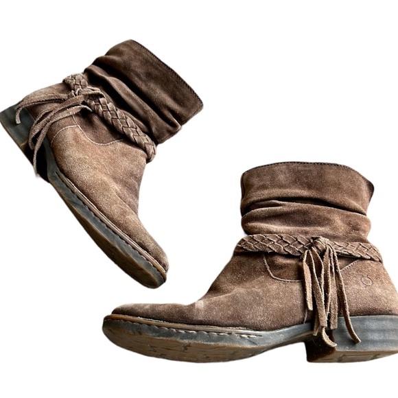 Born Shoes - Born size 8 women’s brown leather boots worn tassel detail